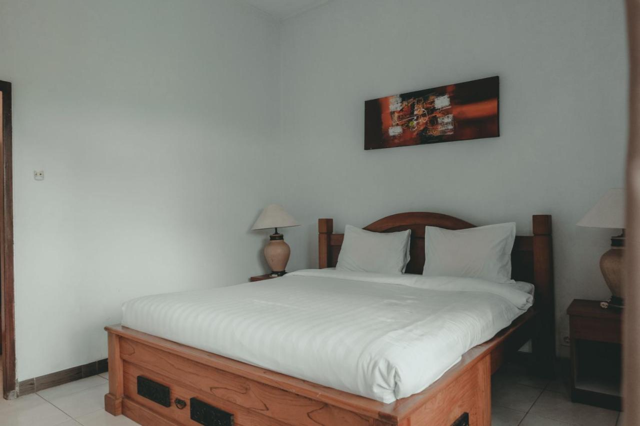 Sekar Arum Riverside Resort In Canggu Tanah Lot  Exterior photo