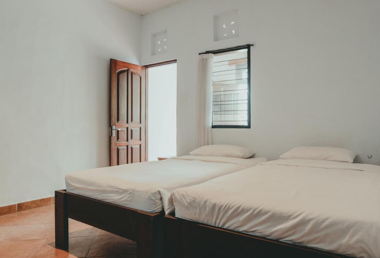 Sekar Arum Riverside Resort In Canggu Tanah Lot  Exterior photo