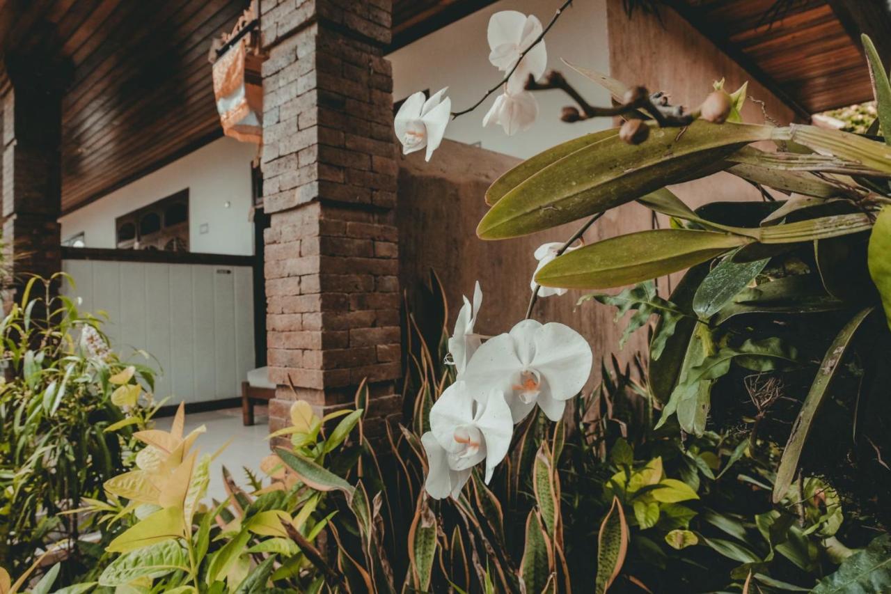 Sekar Arum Riverside Resort In Canggu Tanah Lot  Exterior photo